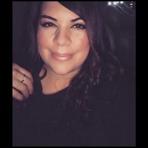 Meet your Posher, Jovita